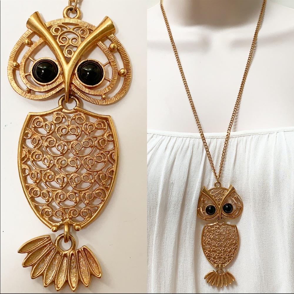 Vintage Sarah Coventry gold large hinged owl pendant necklace